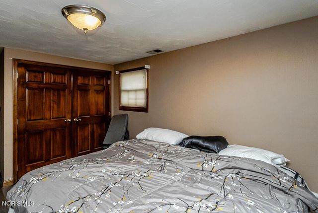 546 Bruns Drive, Rossford, OH 43460