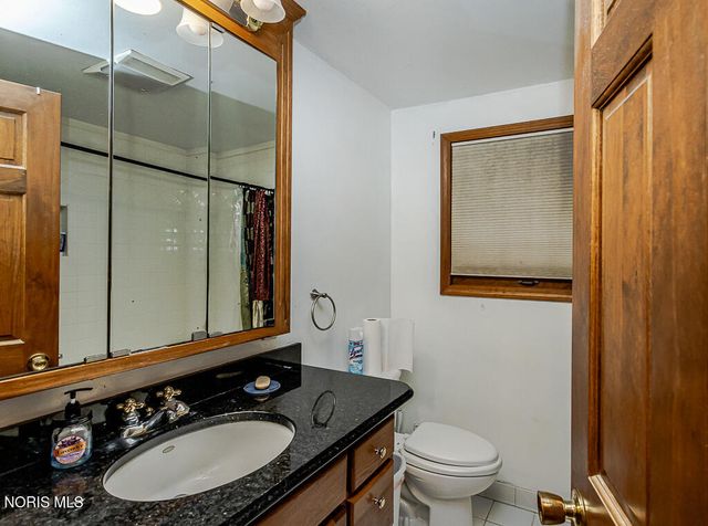 546 Bruns Drive, Rossford, OH 43460