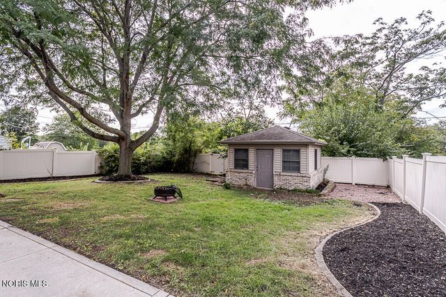 546 Bruns Drive, Rossford, OH 43460