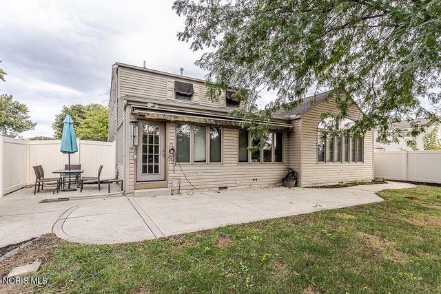 546 Bruns Drive, Rossford, OH 43460