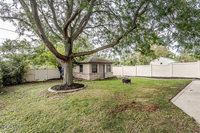 546 Bruns Drive, Rossford, OH 43460
