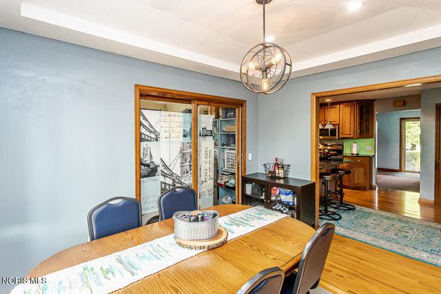 546 Bruns Drive, Rossford, OH 43460