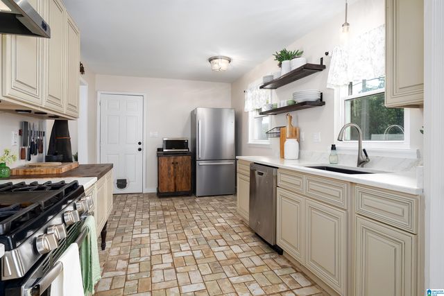 505 WILDERNESS ROAD, Pelham, AL 35124