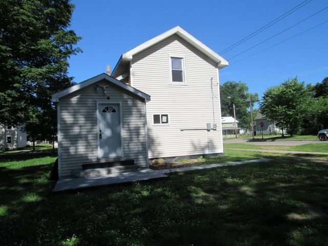 1200 4th Street, Three Rivers City, MI 49093