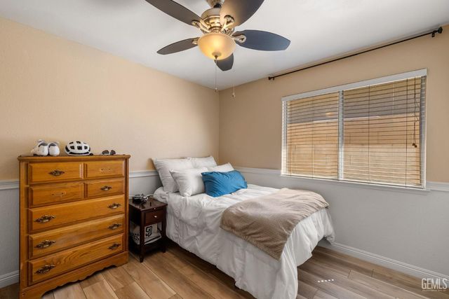 8709 Sand Fox Court, Bakersfield, CA 93312