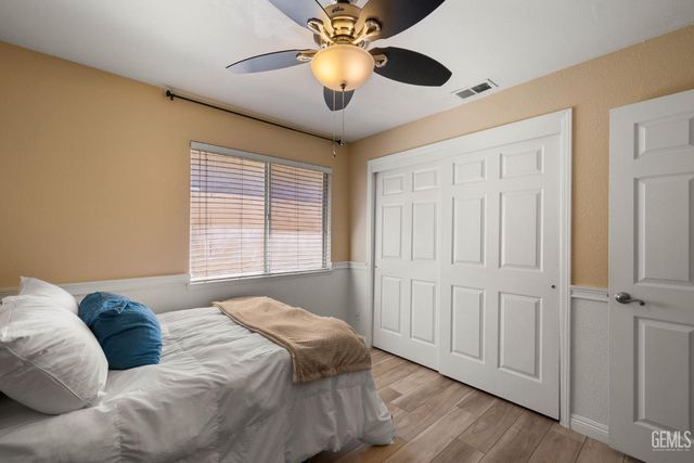 8709 Sand Fox Court, Bakersfield, CA 93312