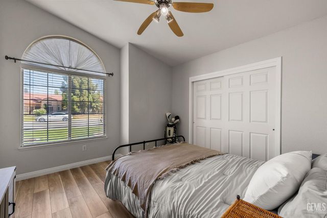 8709 Sand Fox Court, Bakersfield, CA 93312