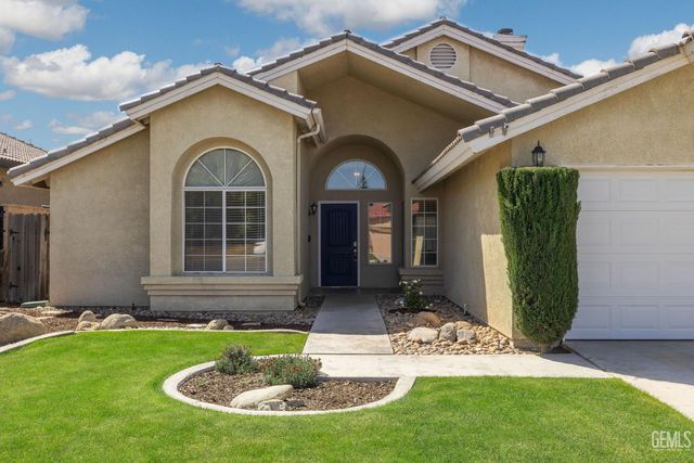 8709 Sand Fox Court, Bakersfield, CA 93312