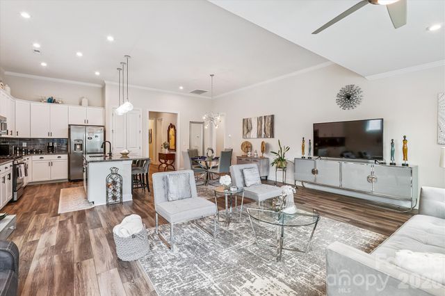 10400 Superb Lane, Charlotte, NC 28215