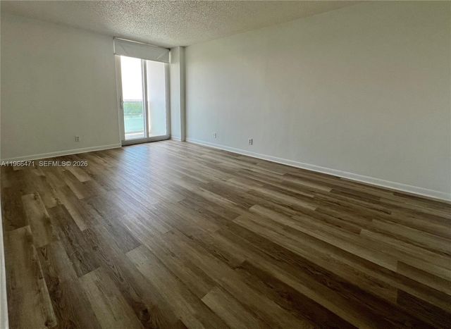 100 Bayview Dr 1418, Sunny Isles Beach, FL 33160