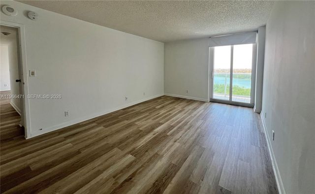 100 Bayview Dr 1418, Sunny Isles Beach, FL 33160