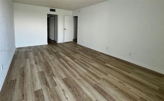 100 Bayview Dr 1418, Sunny Isles Beach, FL 33160