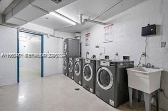 100 Bayview Dr 1418, Sunny Isles Beach, FL 33160