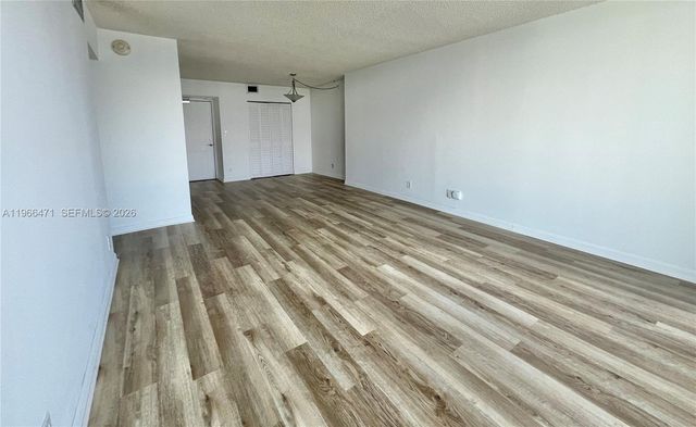 100 Bayview Dr 1418, Sunny Isles Beach, FL 33160