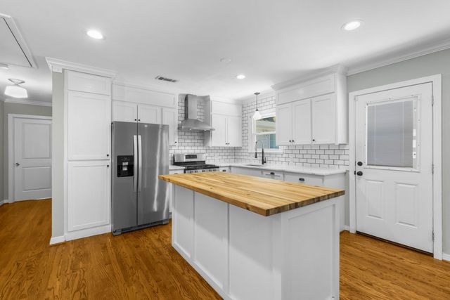 563 Hambrick Road, Dallas, TX 75218