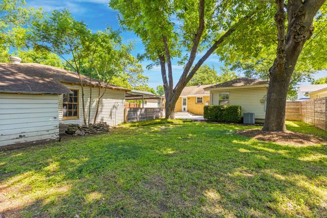 563 Hambrick Road, Dallas, TX 75218