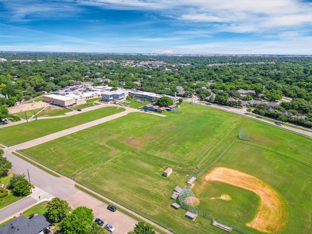 563 Hambrick Road, Dallas, TX 75218