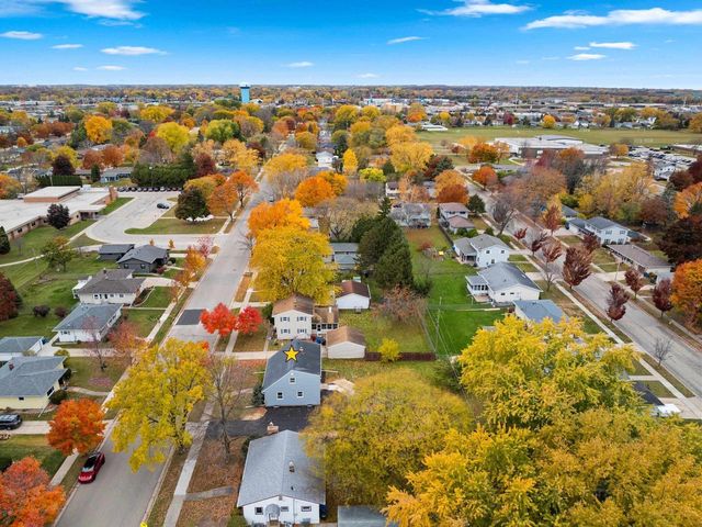 1322 W 5TH AVENUE, Oshkosh, WI 54902