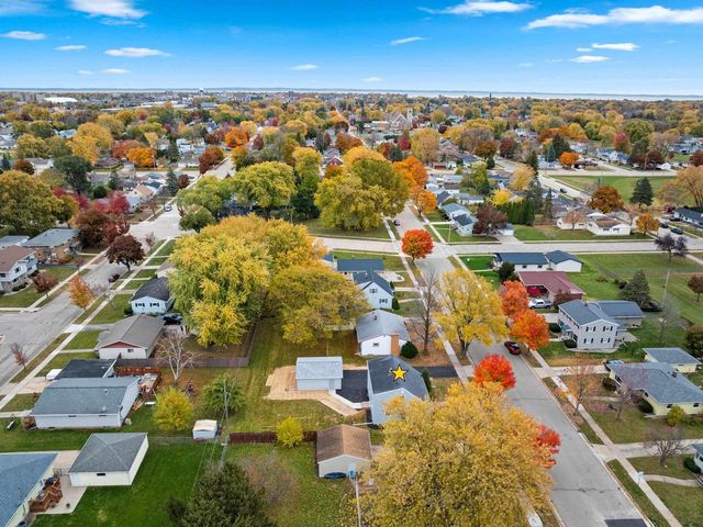 1322 W 5TH AVENUE, Oshkosh, WI 54902