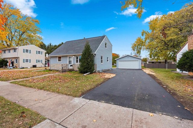 1322 W 5TH AVENUE, Oshkosh, WI 54902