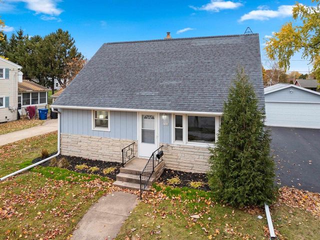 1322 W 5TH AVENUE, Oshkosh, WI 54902
