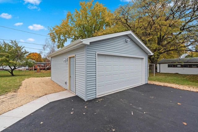 1322 W 5TH AVENUE, Oshkosh, WI 54902