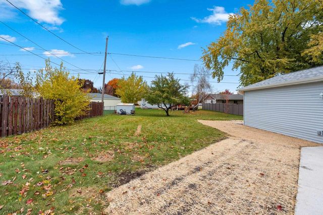 1322 W 5TH AVENUE, Oshkosh, WI 54902