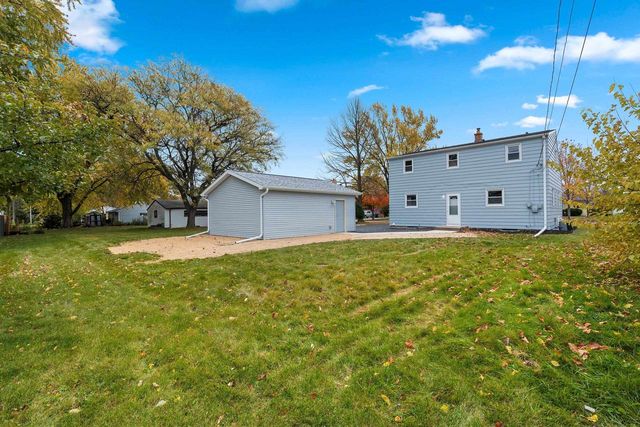 1322 W 5TH AVENUE, Oshkosh, WI 54902