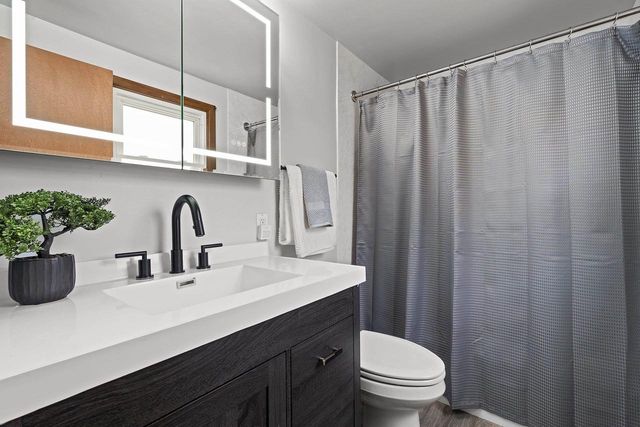 1322 W 5TH AVENUE, Oshkosh, WI 54902