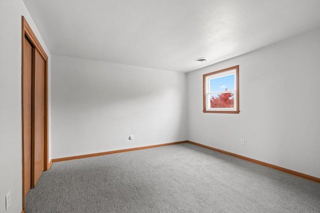 1322 W 5TH AVENUE, Oshkosh, WI 54902