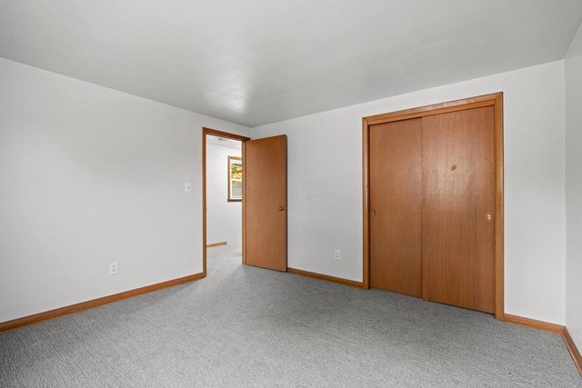 1322 W 5TH AVENUE, Oshkosh, WI 54902