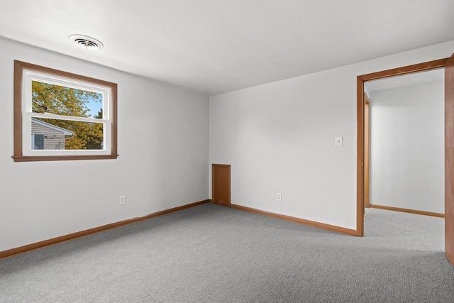 1322 W 5TH AVENUE, Oshkosh, WI 54902