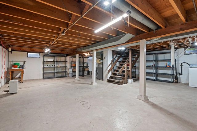 1322 W 5TH AVENUE, Oshkosh, WI 54902