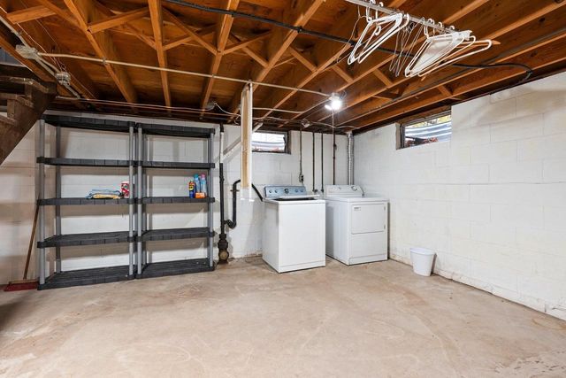 1322 W 5TH AVENUE, Oshkosh, WI 54902