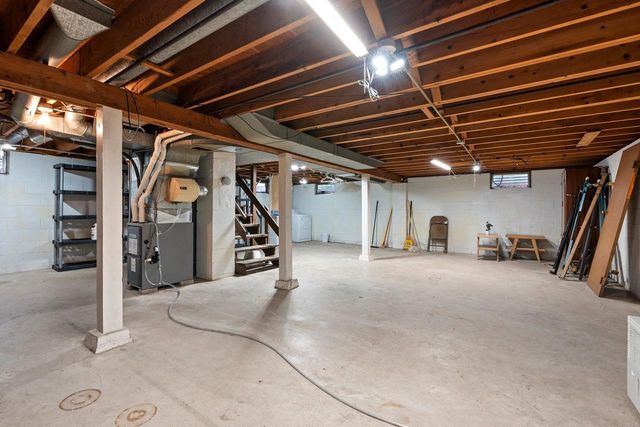 1322 W 5TH AVENUE, Oshkosh, WI 54902