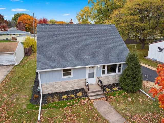 1322 W 5TH AVENUE, Oshkosh, WI 54902