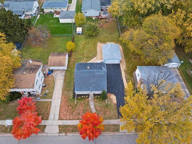 1322 W 5TH AVENUE, Oshkosh, WI 54902