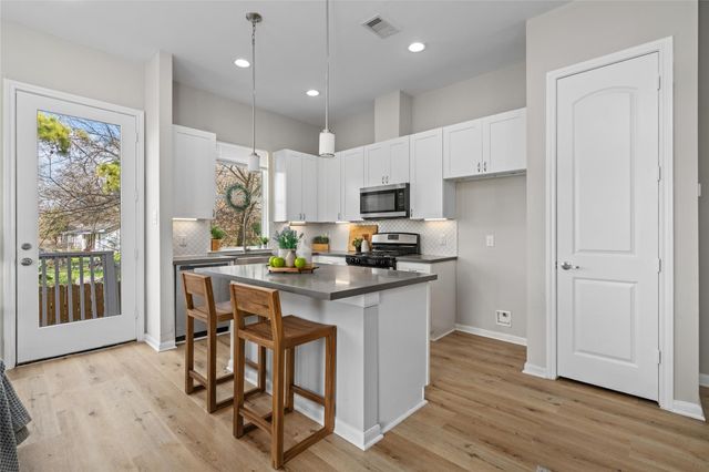 5610 Patrick Street L, Houston, TX 77076