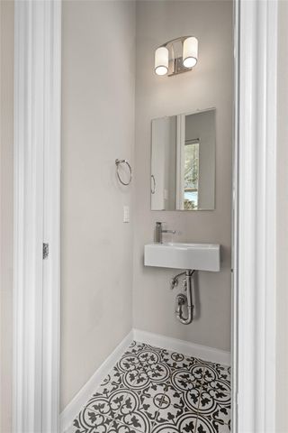 5610 Patrick Street L, Houston, TX 77076