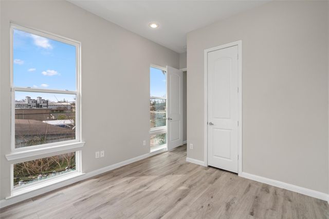 5610 Patrick Street L, Houston, TX 77076