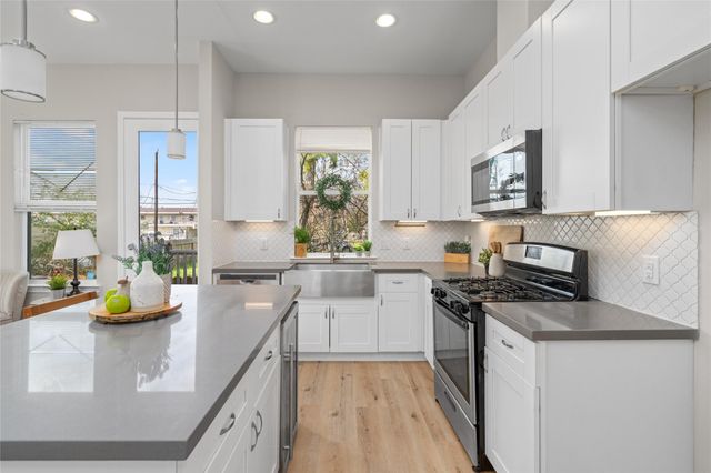 5610 Patrick Street L, Houston, TX 77076