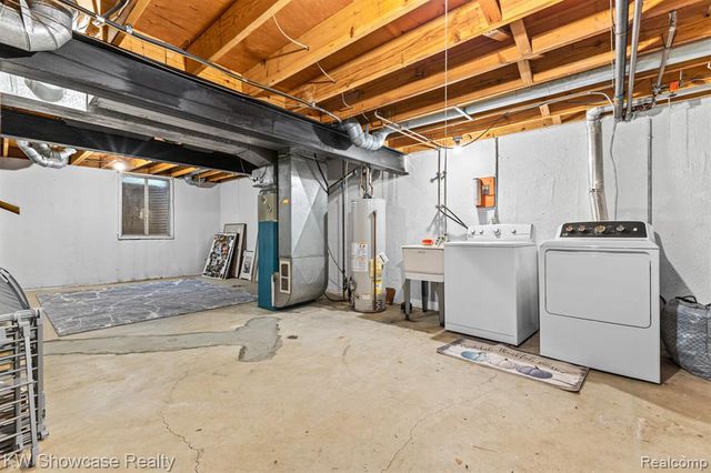 5697 Whitfield Drive, Troy, MI 48098