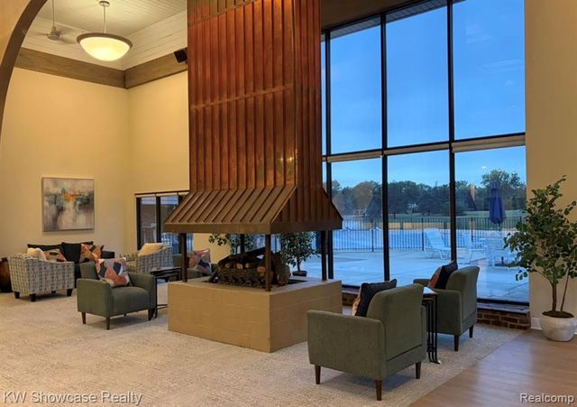 5697 Whitfield Drive, Troy, MI 48098