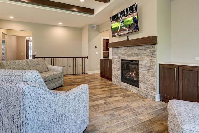 N9072 SOUTHTOWNE DRIVE, Menasha, WI 54952