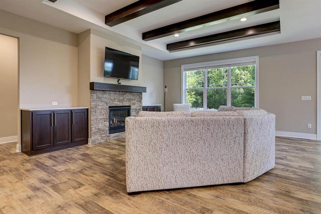 N9072 SOUTHTOWNE DRIVE, Menasha, WI 54952