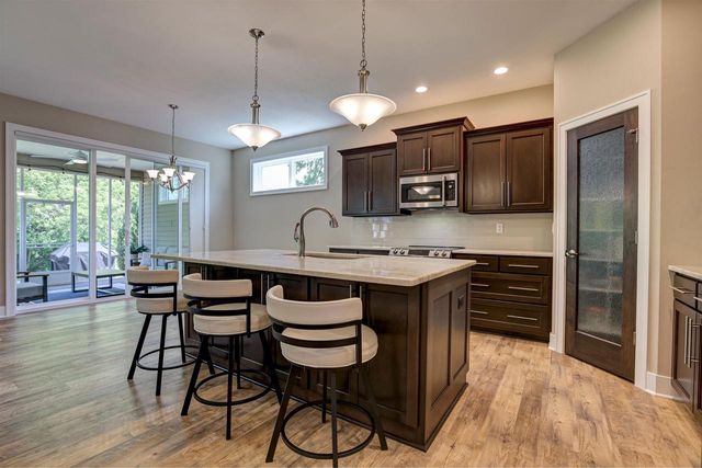 N9072 SOUTHTOWNE DRIVE, Menasha, WI 54952
