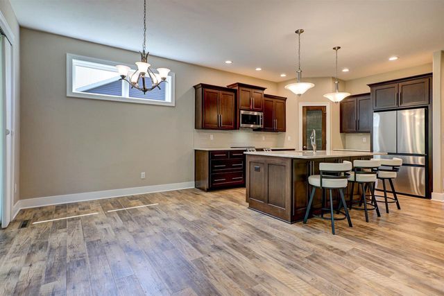 N9072 SOUTHTOWNE DRIVE, Menasha, WI 54952