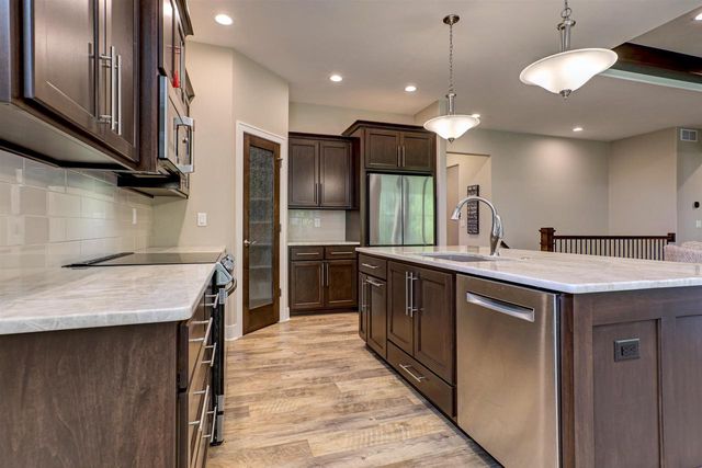 N9072 SOUTHTOWNE DRIVE, Menasha, WI 54952