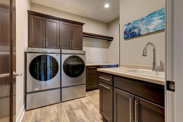 N9072 SOUTHTOWNE DRIVE, Menasha, WI 54952