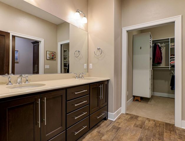 N9072 SOUTHTOWNE DRIVE, Menasha, WI 54952